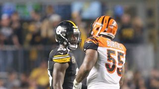 Former Steelers LB Weighs In On Le'Veon Bell/Vontaze Burfict Fight As Bell Himself Chirps Back In A Tweet  (Le'Veon Bell). Photo by Charles LeClaire / USA TODAY Sports